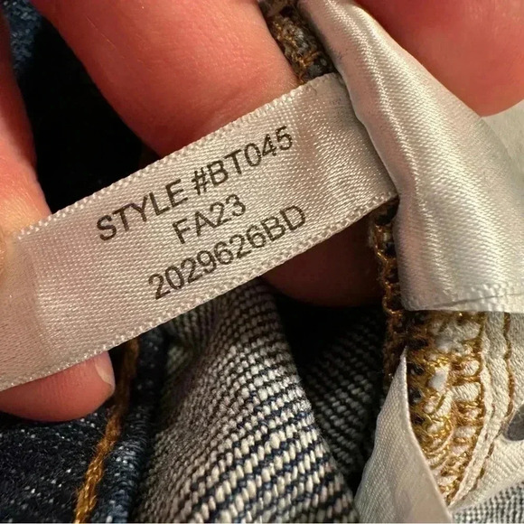 J. Crew Relaxed Boyfriend Jean in All-Day Stretch, Jules Wash, 28 - Picture 8 of 13